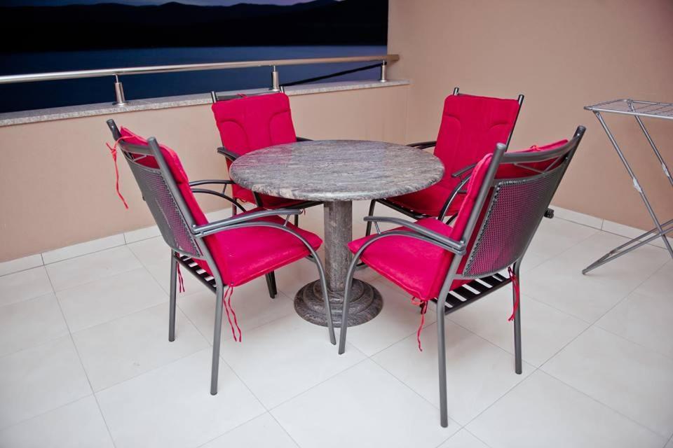 Apartments Domane Nenad Neum Bagian luar foto